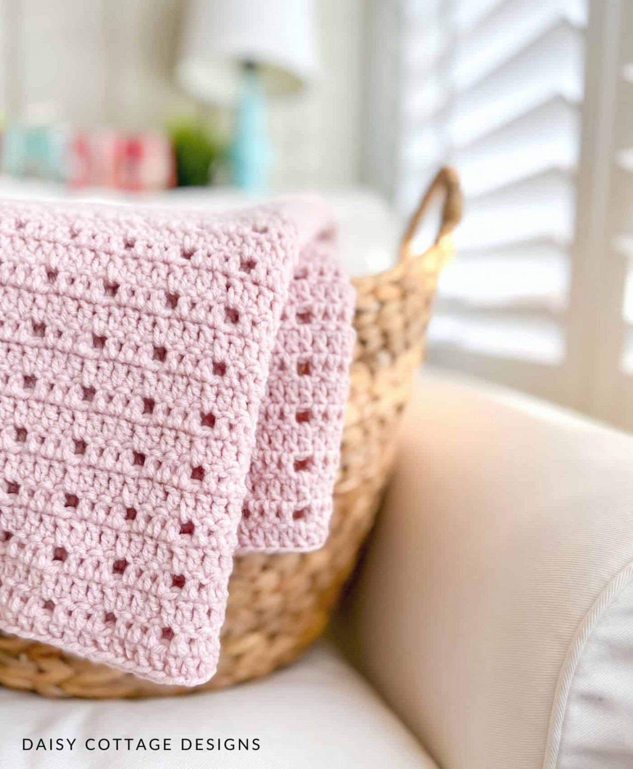 Easy Crochet Baby Blanket Pattern (Perfect For Beginners) - Daisy