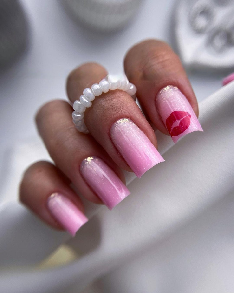 Valentine Nails : Embracing Love with Chic Nail Designs